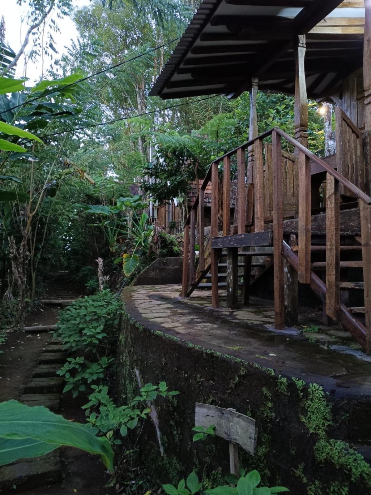 Sang Natha Lodge *