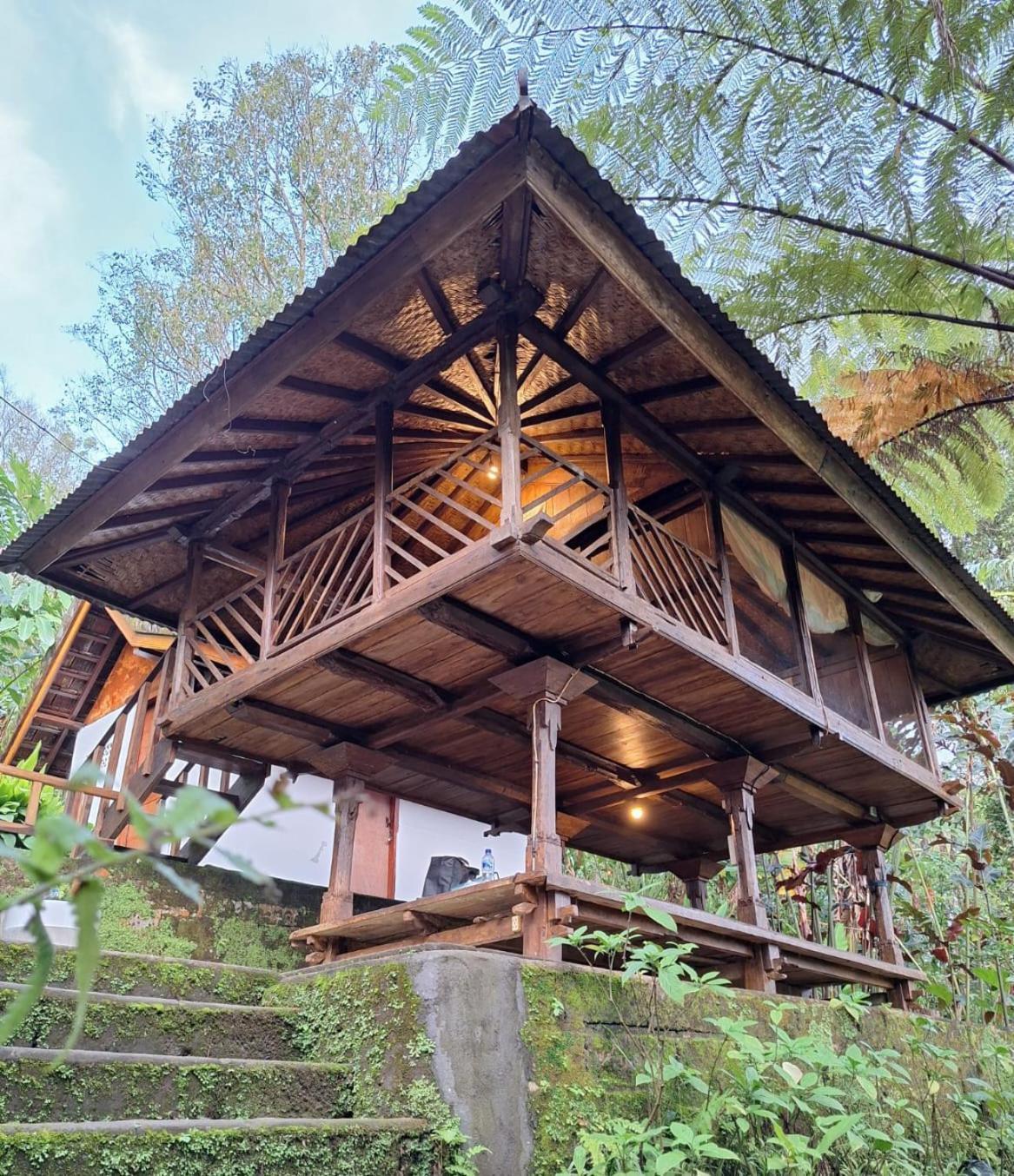 Sang Natha Lodge