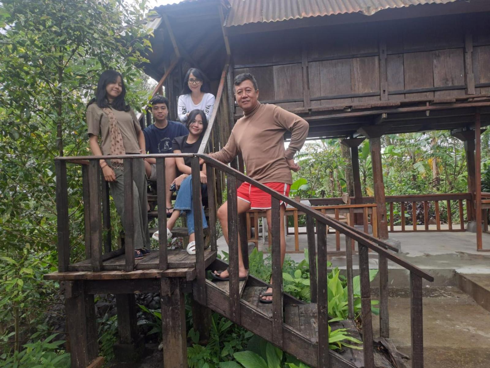 Sang Natha Lodge